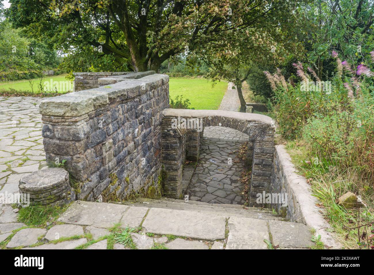 26.09.2022 Horwich, Lancashire, UKJapanese Garden, Lever Bridge, This stone bridge lies at the northern end of Rivington Terraced Gardens and crosses Stock Photo