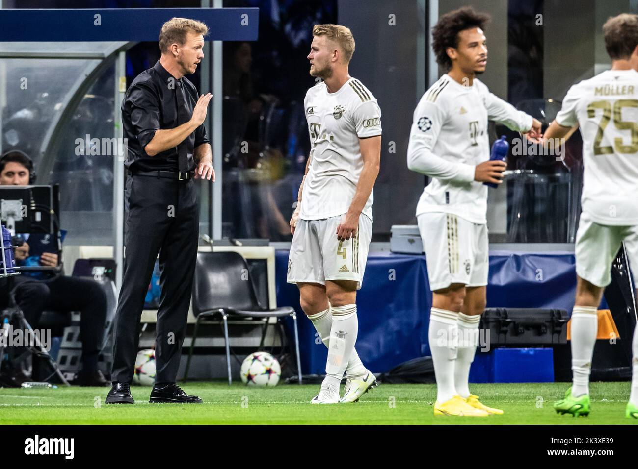 Milan, Italy. 07th Sep, 2022. UEFA Champions League 2022-23. Inter VS Bayern Muenchen 0-2. Julian NAGELSMANN, coach Bayern Muenchen, talking with de Ligt. - picture is for press use; photo by ATP Cristiano BARNI (BARNI Cristiano/ATP/SPP) Credit: SPP Sport Press Photo. /Alamy Live News Stock Photo