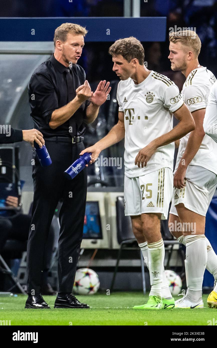 Milan, Italy. 07th Sep, 2022. UEFA Champions League 2022-23. Inter VS Bayern Muenchen 0-2. Julian NAGELSMANN, coach Bayern Muenchen, talking with Thomas Müller, Mueller. - picture is for press use; photo by ATP Cristiano BARNI (BARNI Cristiano/ATP/SPP) Credit: SPP Sport Press Photo. /Alamy Live News Stock Photo