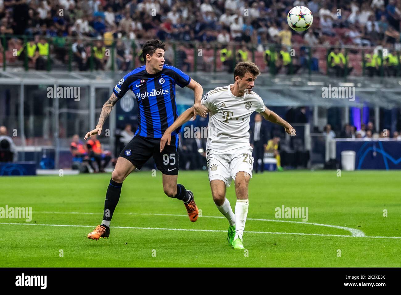 Milan, Italy. 07th Sep, 2022. UEFA Champions League 2022-23. Inter VS Bayern Muenchen 0-2. #25 Thomas Müller, Mueller, Bayern Muenchen, and Alessandro Bastoni, Inter. - picture is for press use; photo by ATP Cristiano BARNI (BARNI Cristiano/ATP/SPP) Credit: SPP Sport Press Photo. /Alamy Live News Stock Photo