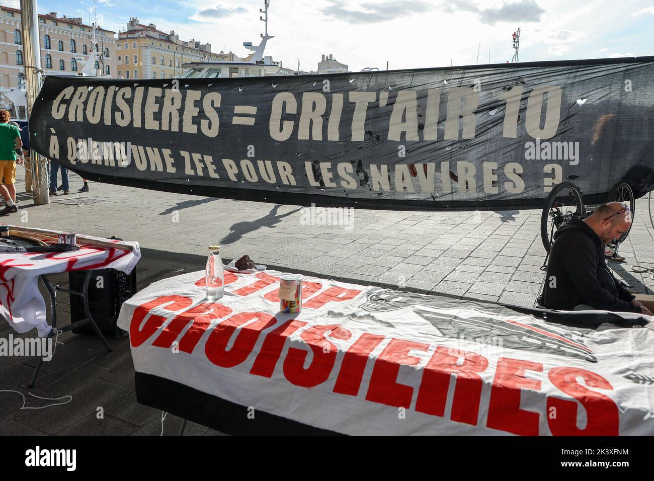 Marseille, France. 27th Sep, 2022. Banners with a message against cruise ship pollution seen during the protest. On the occasion of World Tourism Day, people gathered in Marseille to demonstrate against mass tourism and in particular against the pollution caused by cruise ships. Credit: SOPA Images Limited/Alamy Live News Stock Photo