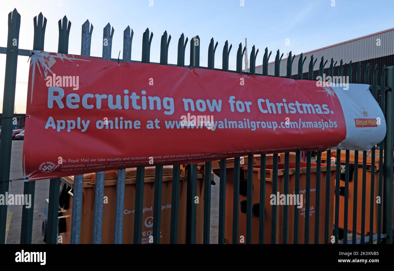 Royalmail sign, Recruiting now for Christmas, Apply online at our website, royalmail.com, at Milner Street, Warrington, Cheshire, England, UK Stock Photo