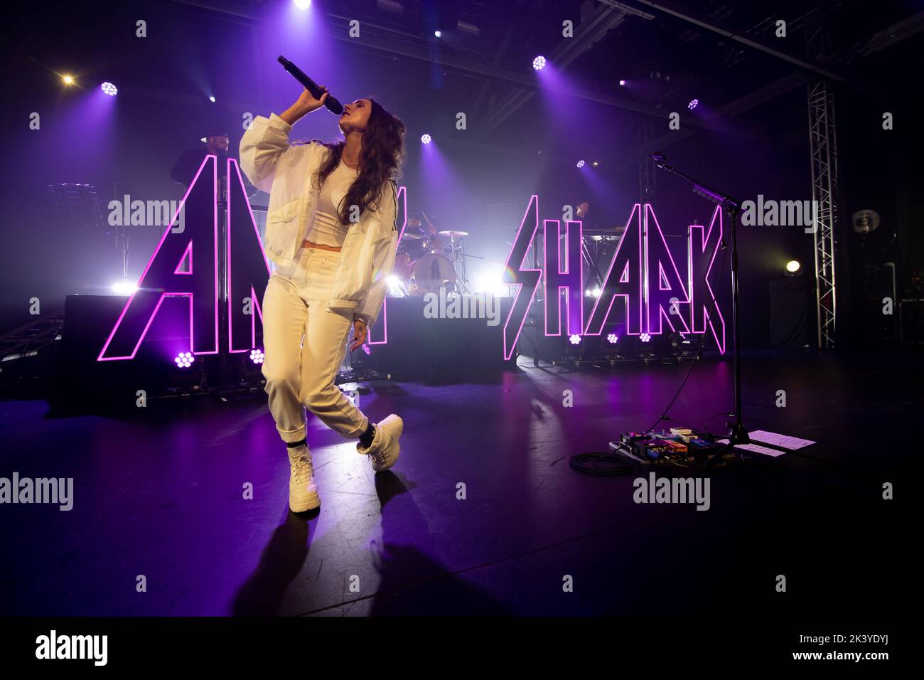 Australian singer songwriter Amy Shark performing live in 2022 Stock Photo Alamy