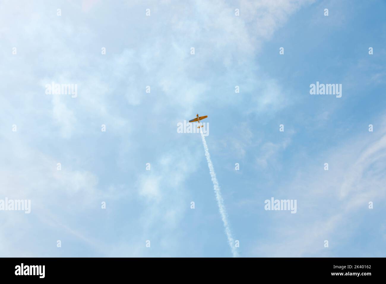 Stunt upside down hi-res stock photography and images - Alamy