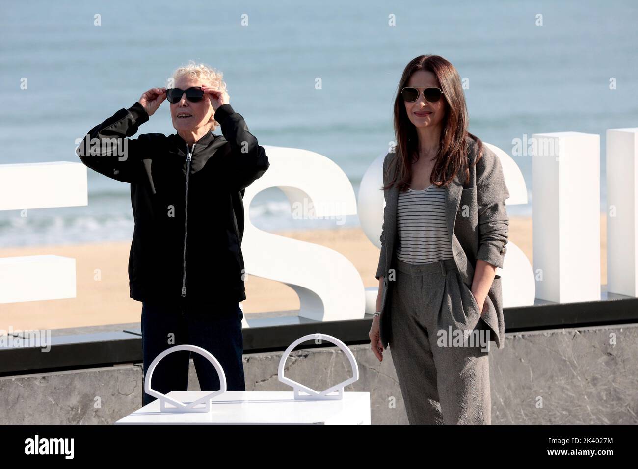 San Sebastian, Basque Country, Spain; 18.09.2022.- San Sebastian International Film Festival in its 70th edition. DONOSTIA AWARD to JULIETTE BINOCHE and director Claire Denis at a photocall prior to the delivery of her award. Photo: Juan Carlos Rojas Stock Photo