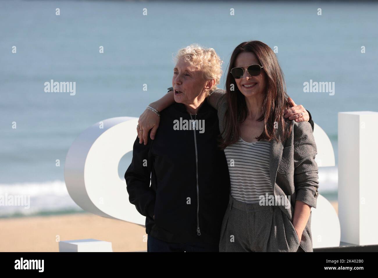 San Sebastian, Basque Country, Spain; 18.09.2022.- San Sebastian International Film Festival in its 70th edition. DONOSTIA AWARD to JULIETTE BINOCHE and director Claire Denis at a photocall prior to the delivery of her award. Photo: Juan Carlos Rojas Stock Photo