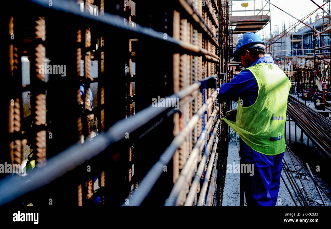 worker man outdoor in construction industry UAE Stock Photo Alamy