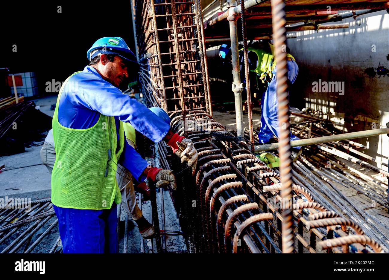 worker man outdoor in construction industry UAE Stock Photo Alamy