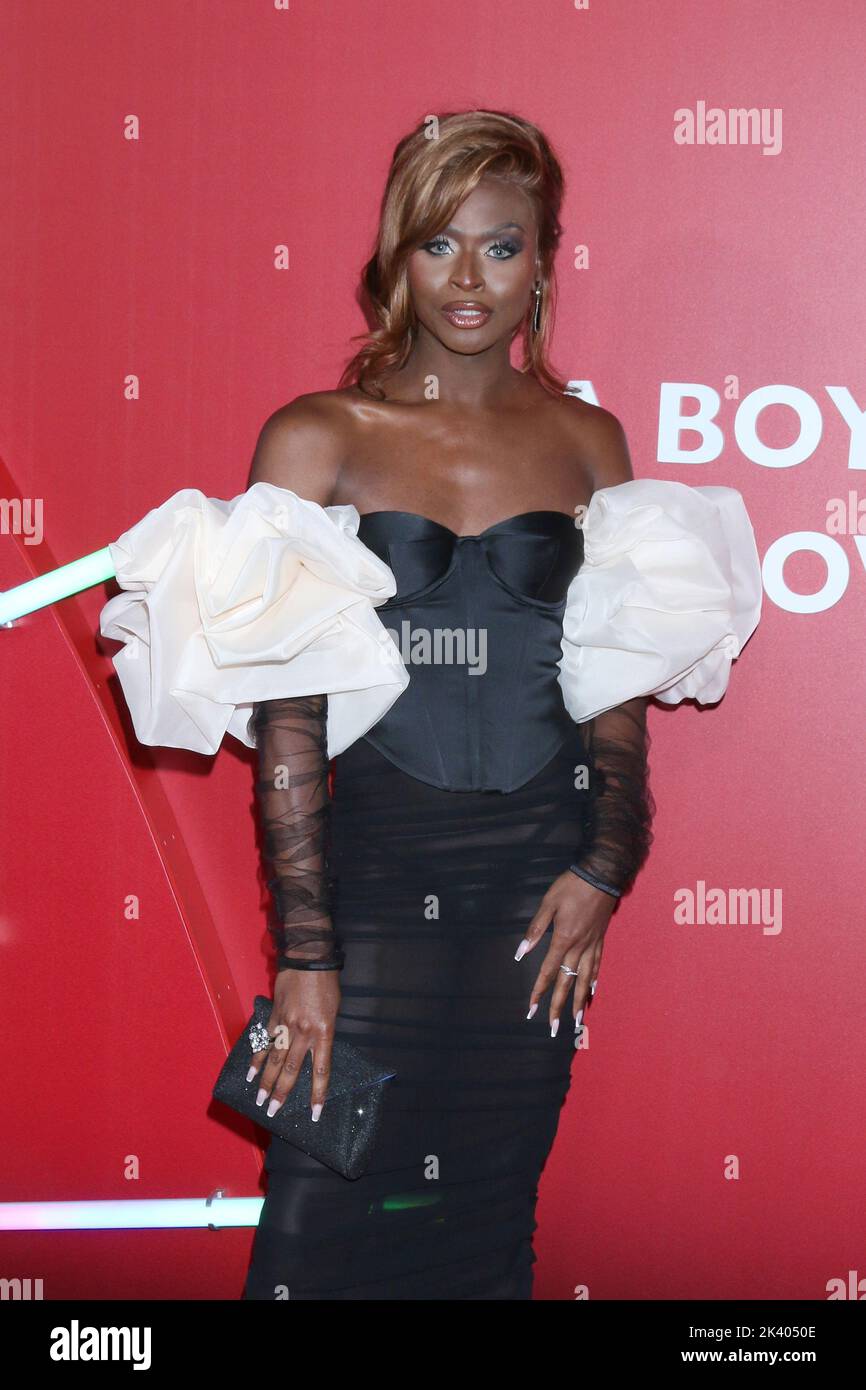 LOS ANGELES - SEP 28: Symone at the Bros Premiere at Regal LA Live on