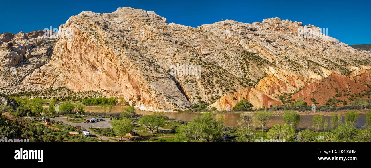 Green River at Split Mountain, boat ramp, campground, Weber Sandstone formation, Dinosaur National Monument, Utah, USA Stock Photo