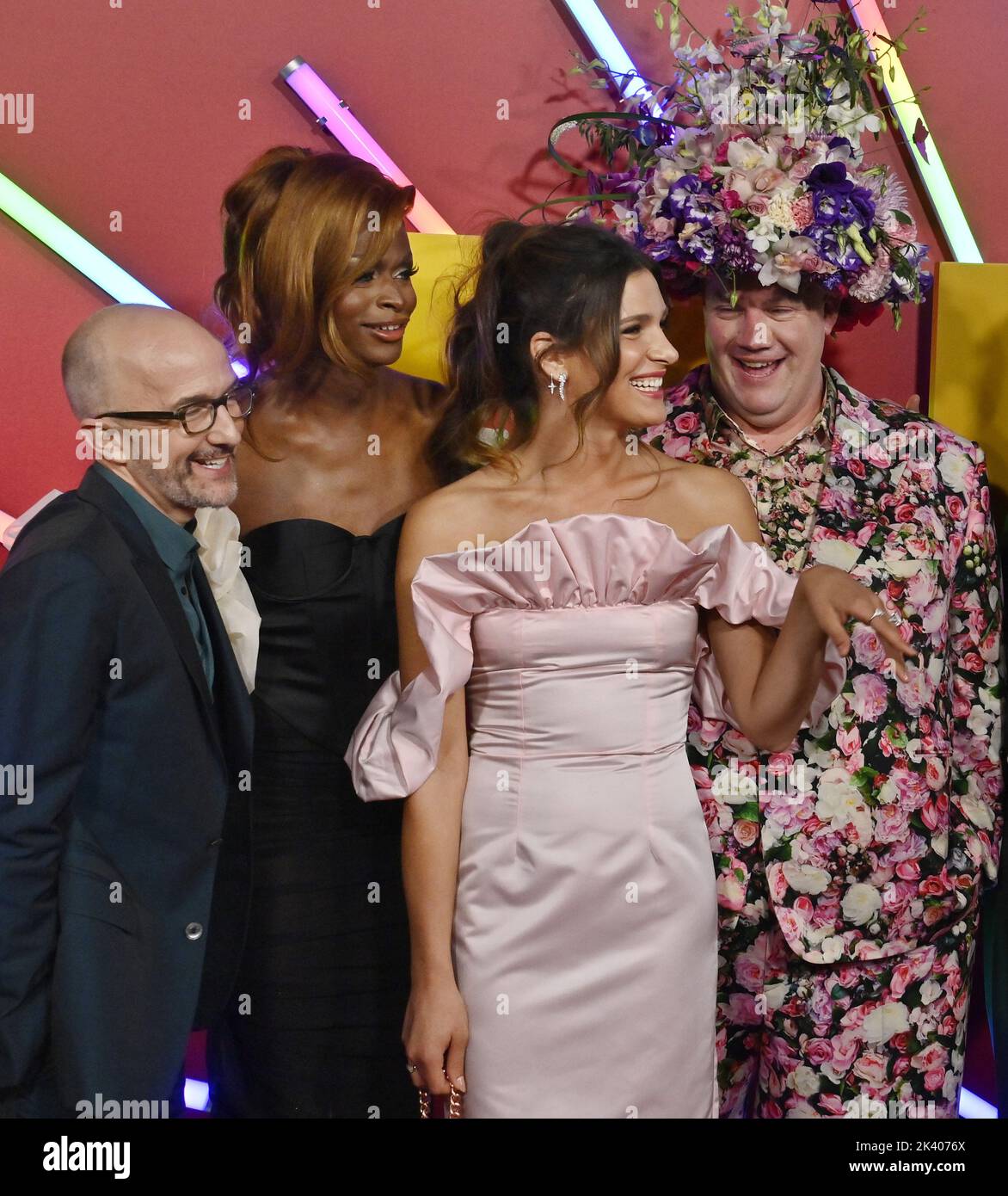 Los Angeles, United States. 28th Sep, 2022. Cast members Jim Rash ...