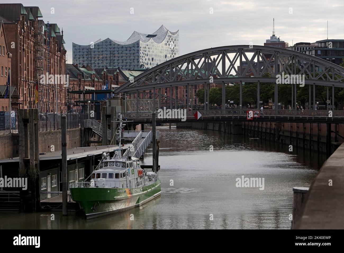 customs canal with the ship of the Customs Museum on the granary bridge and the Elbphilarmonie, Germany, Hamburg Stock Photo