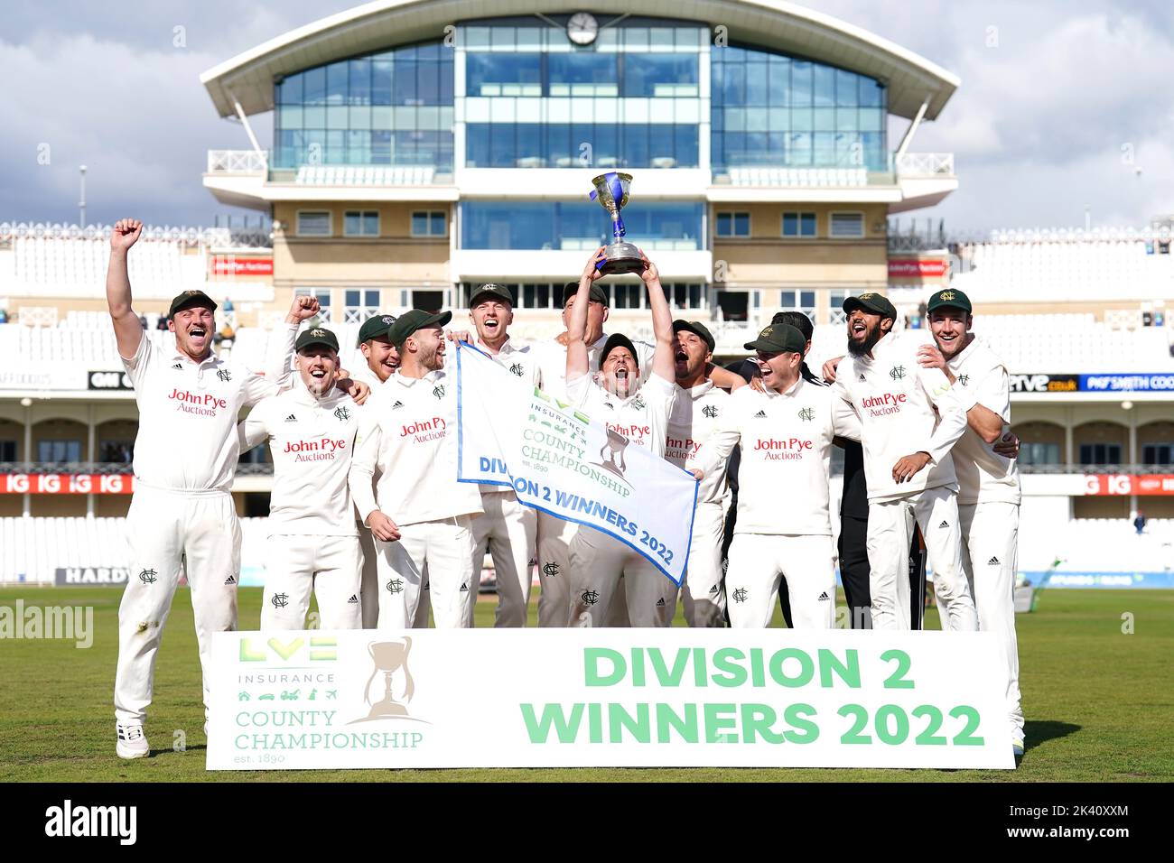 Nottinghamshire's Steven Mullaney (centre) celebrates with the trophy with team-mates after winning the LV= Insurance County Championship, Division two following their victory against Durham at Trent Bridge, Nottingham. Picture date: Thursday September 29, 2022. Stock Photo