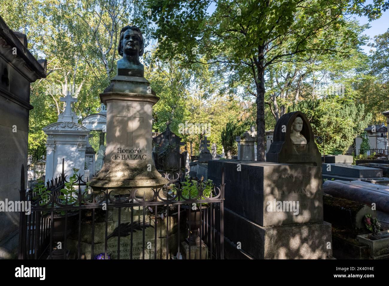 Balzac grave hi-res stock photography and images - Alamy