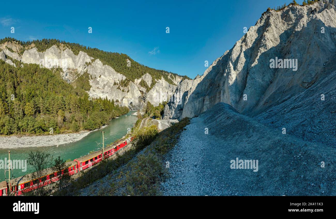 Rhätische Bahn at the Rhine canyon *** Local Caption ***  Versam Safien,  Graubünden, Switzerland, landscape, water, trees, autumn, mountains, hills, Stock Photo