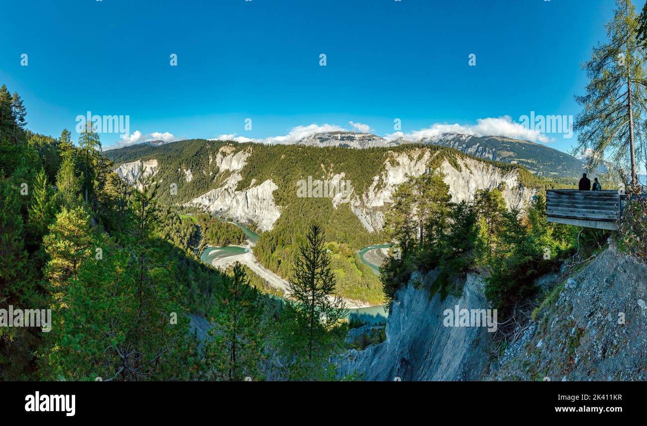 The Rhine canyon seen from the Islabord viewpoint *** Local Caption ***  Versam,  Graubünden, Switzerland, landscape, water, trees, autumn, mountains, Stock Photo