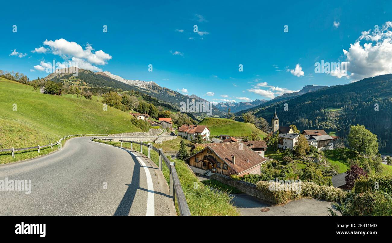 View at a mountain village in the Landquart valley *** Local Caption ***  Luzein,  Graubünden, Switzerland, city, village, field, meadow, autumn, moun Stock Photo