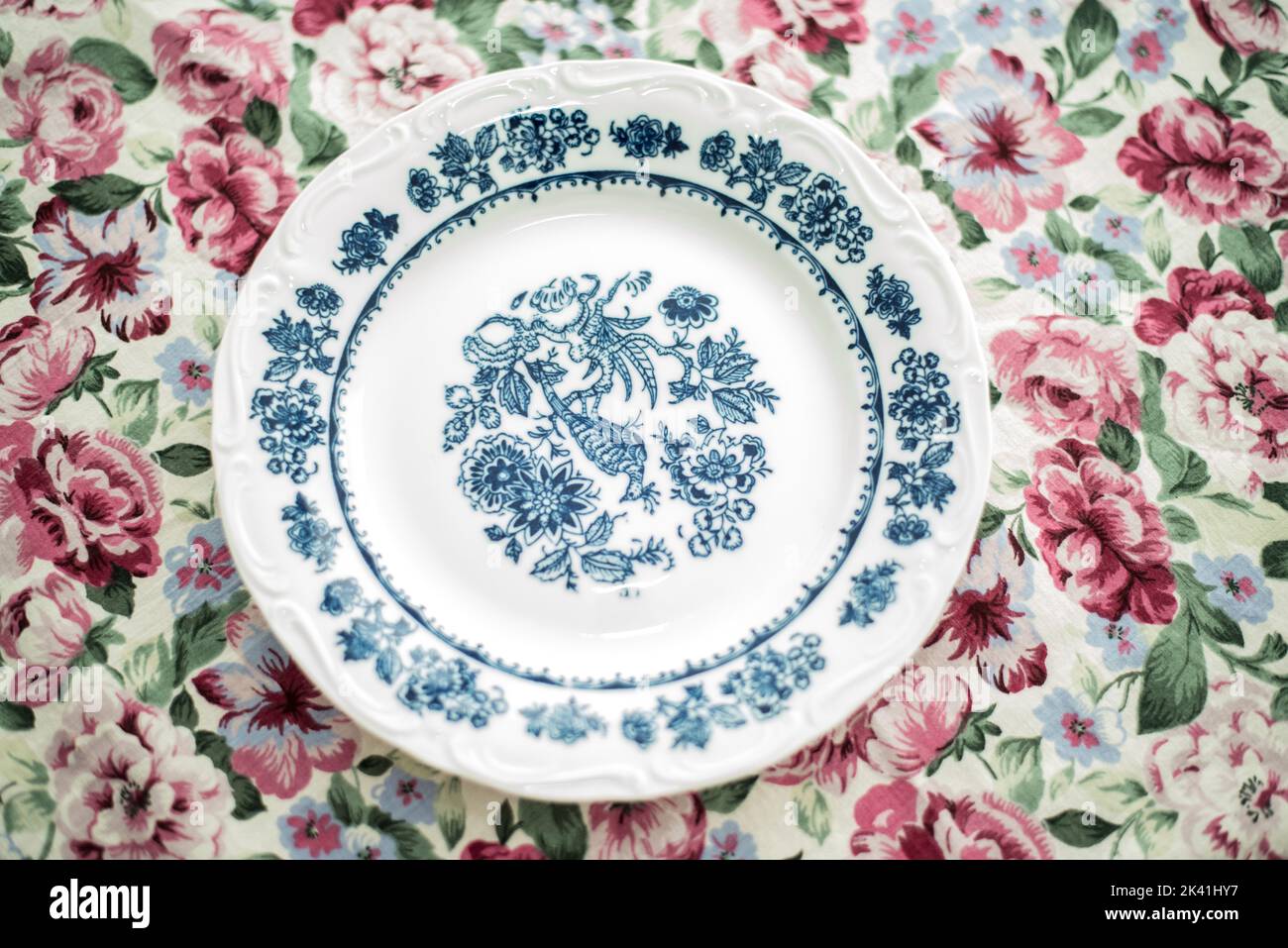 Vintage Dinner Plate Stock Photo Alamy vintage-dinner-plate-stock-photo-alamy