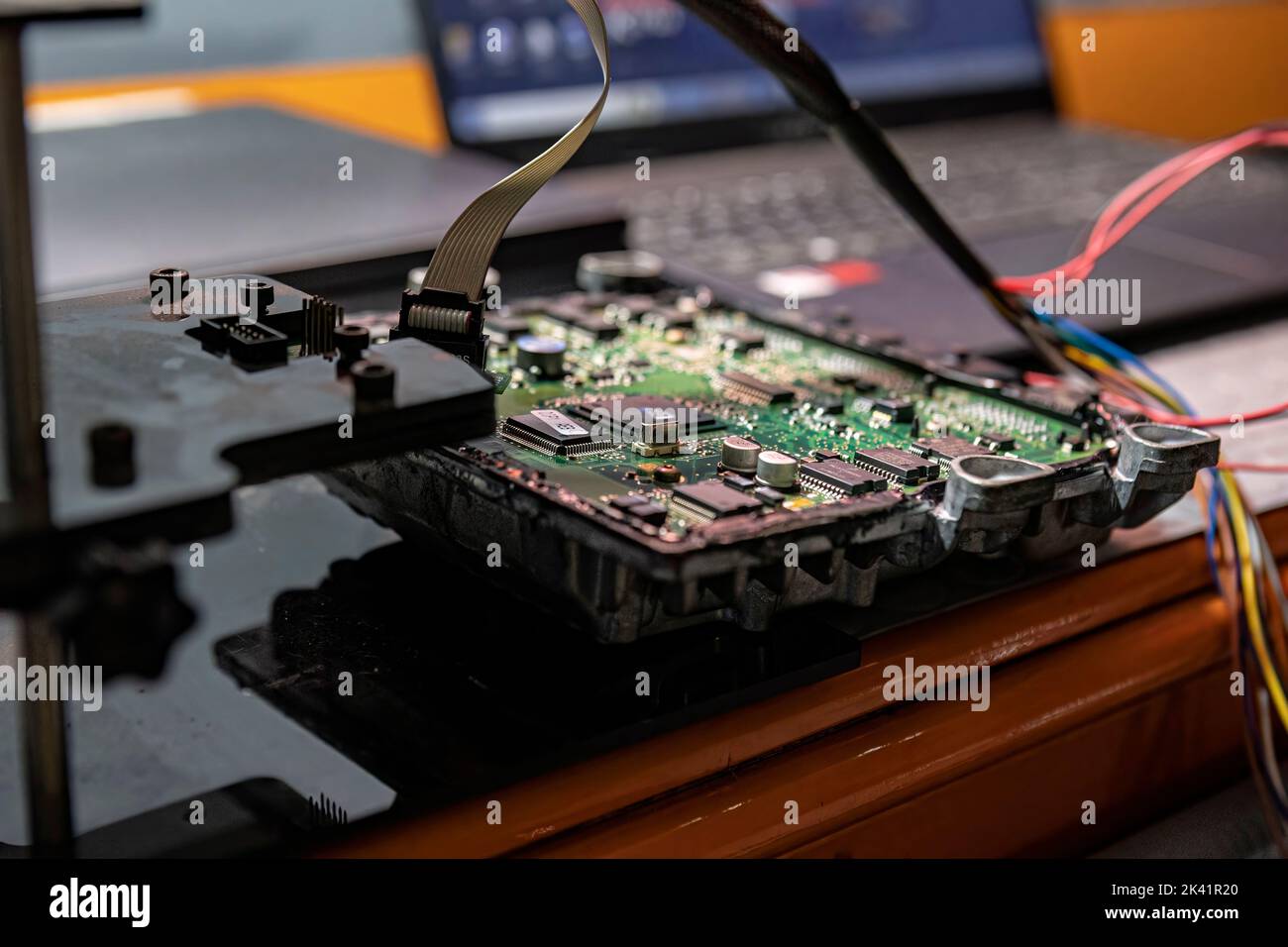 Detail of Car ecu bench reading method for remapping and power Increase