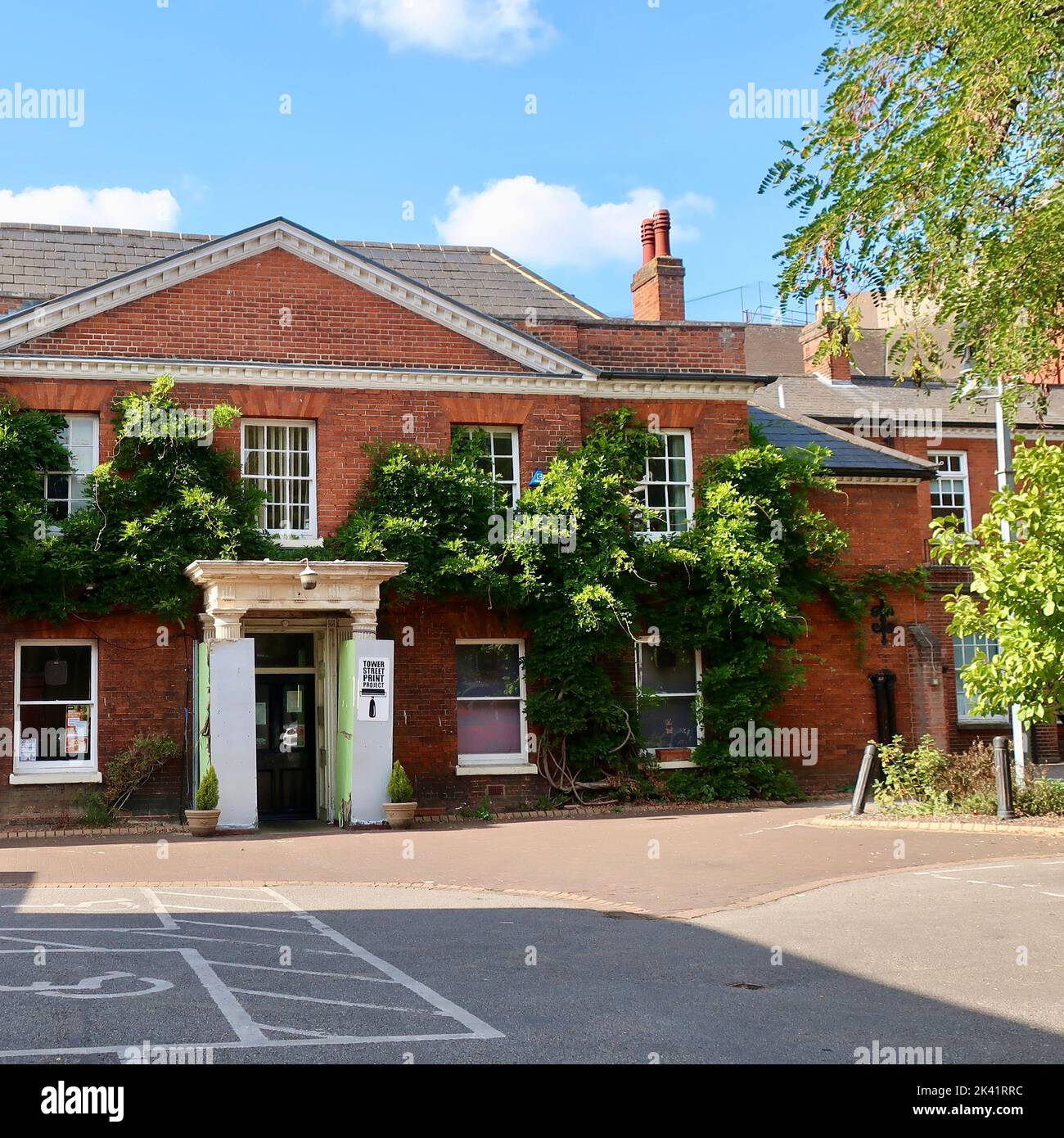 Ipswich, Suffolk, UK 29 September 2022 Bright sunny autumn