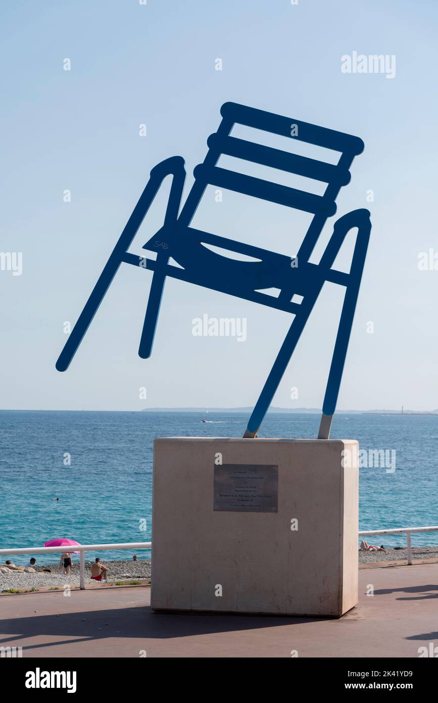 La chaise de SAB. Two-dimensional version of the iconic 