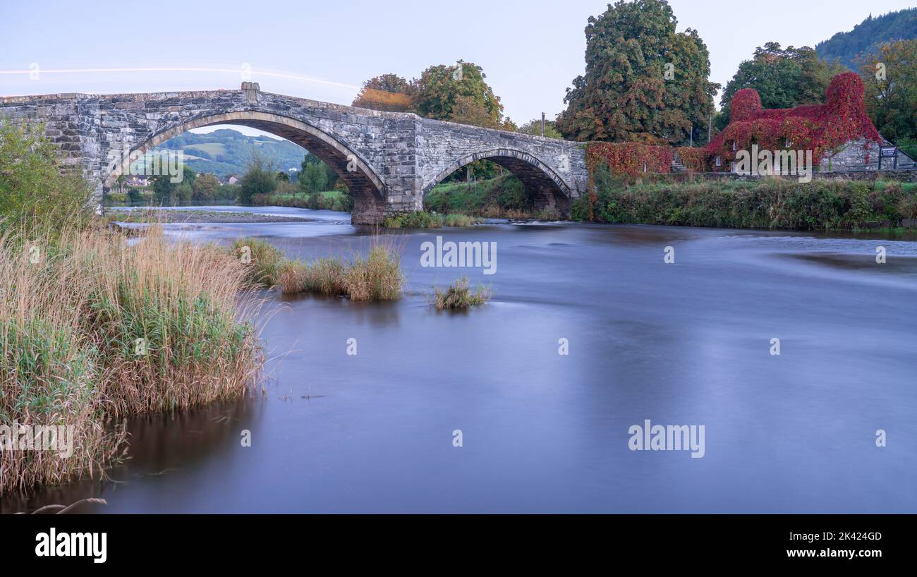 Tu Hwnt I'r Afon Tea Rooms, alongside the River Conwy and Llanrwst Bridge. Image taken in September 2022. Stock Photo