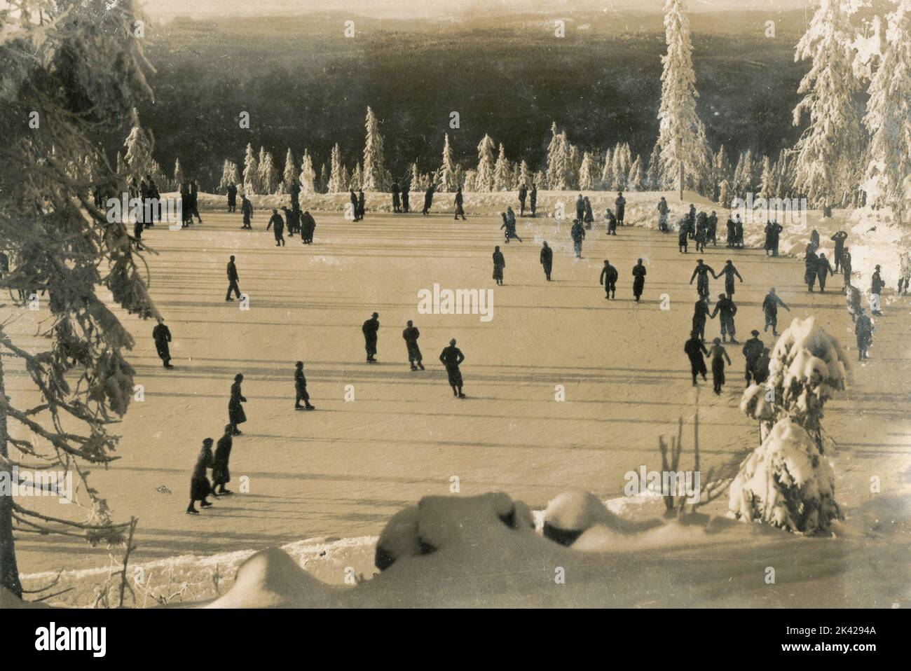 People ice skating at the Tryvann stadion, Oslo, Norway 1940s Stock Photo