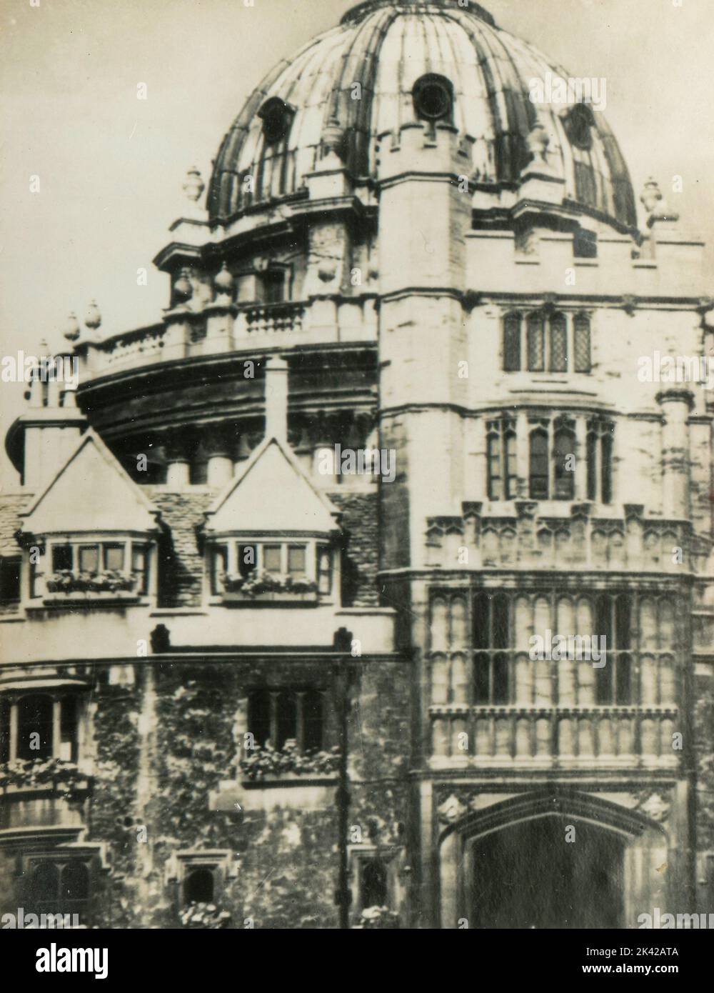 View of Brasenone College and Radcliffe Camera, Oxford, UK 1930s Stock Photo