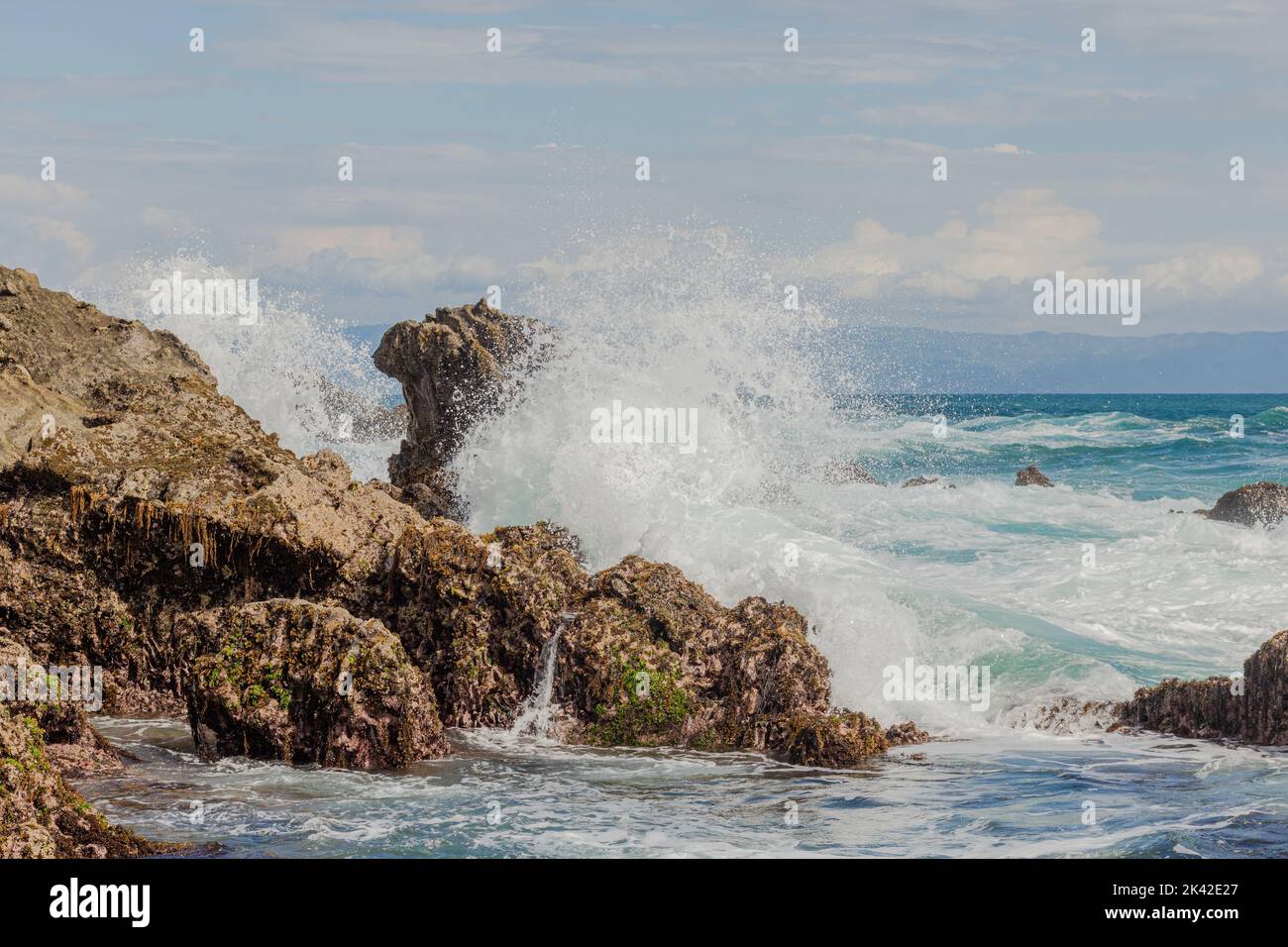 Sea wave rock crush. Sea wave stone crash at rock on seascape Stock ...