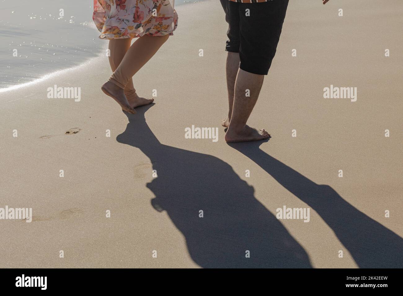Family relaxing together beach hi-res stock photography and images - Alamy