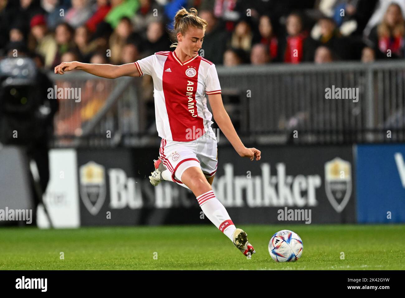 AMSTERDAM - Lisa Doorn of Ajax women during the UEFA Champions League match for women between Ajax Amsterdam and Arsenal FC at sports complex De Toekomst on September 28, 2022 in Amsterdam, Netherlands. ANP GERRIT VAN COLOGNE Stock Photo