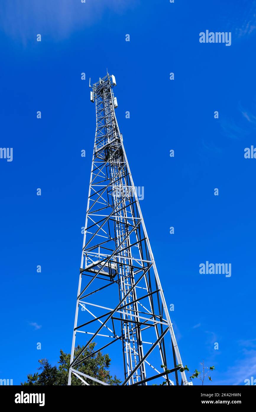 Cell tower construction hi-res stock photography and images - Alamy