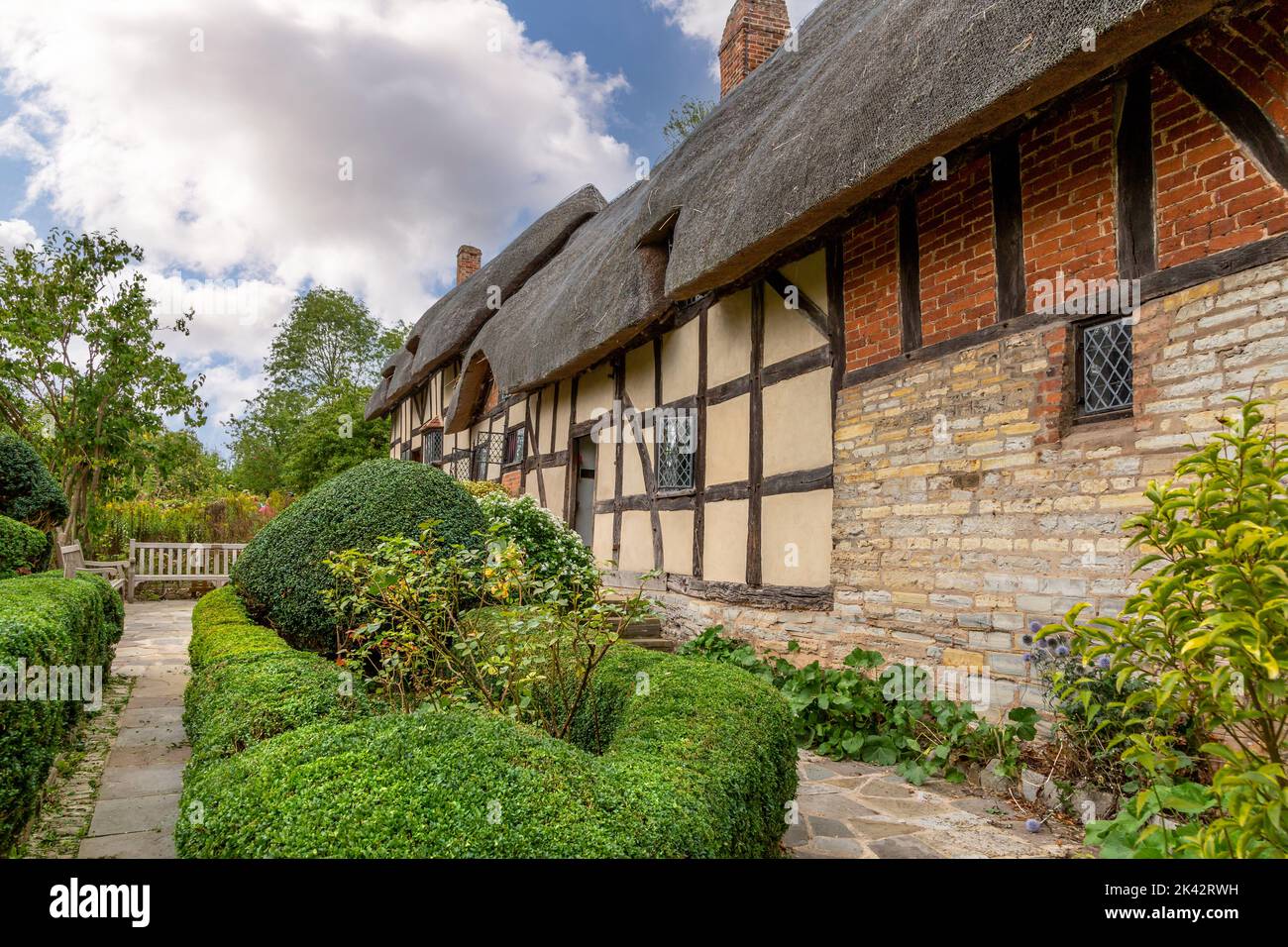 Anne Hathaway's cottage in Shottery, Stratford upon Avon, UK Stock Photo Alamy