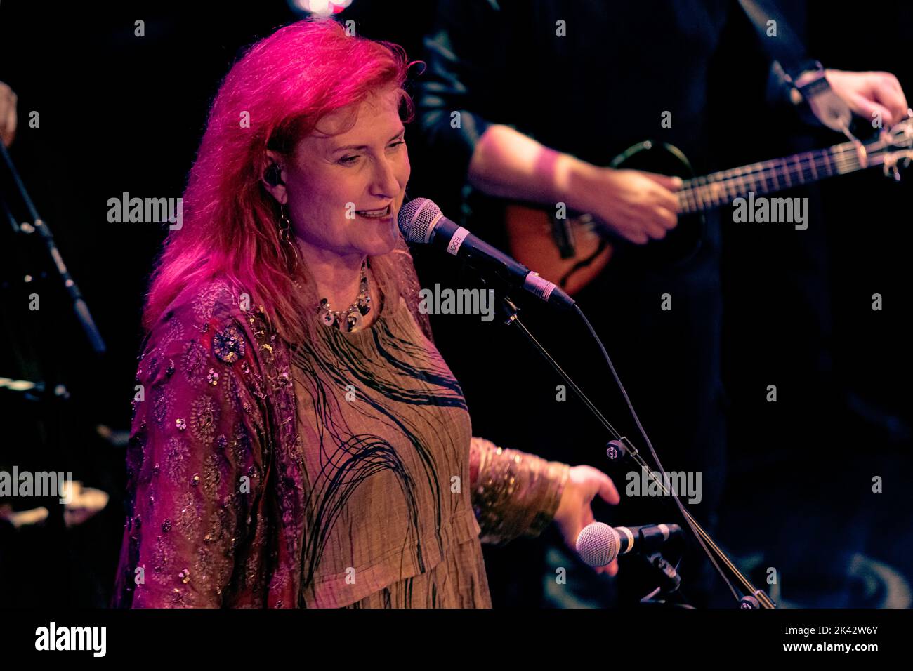 Eddi Reader at Sage Gateshead. 40th Anniversary Tour. Sadenia 'Eddi' Reader MBE is a Scottish singer-songwriter, known for her work as frontwoman of Fairground Attraction and for an enduring solo career. She is the recipient of three BRIT Awards. In 2003, she showcased the works of Scotland's national poet, Robert Burns. United Kingdom. Stock Photo