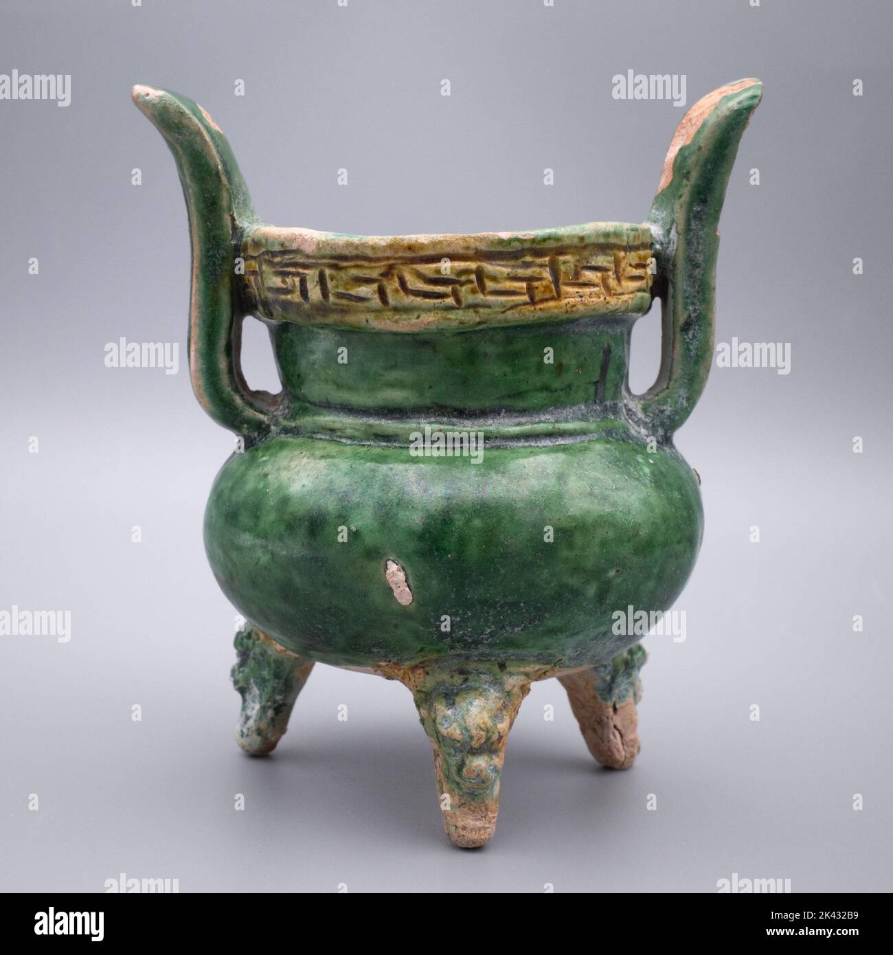 Chinese pottery hires stock photography and images Alamy