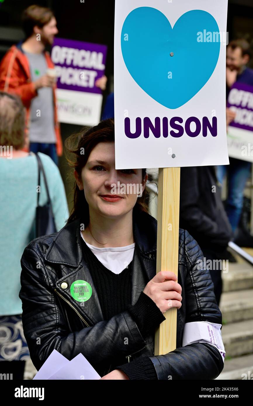 Unite union on picket lines in front of University of Bristol wanting higher pay for staff, UK Stock Photo