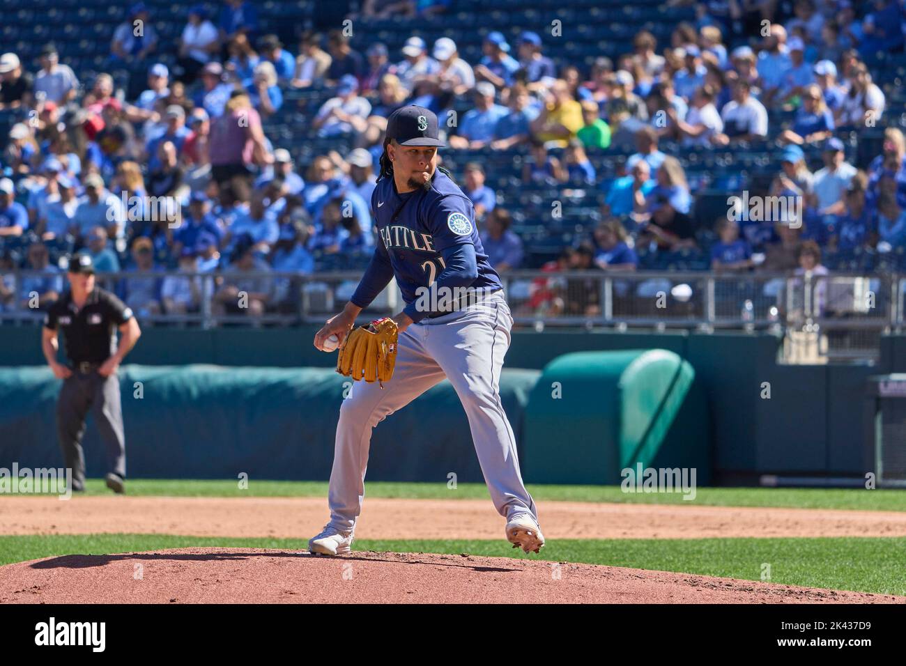 September 25 2022: Seattle pitcher Luis Castillo (41) throws a pitch during the game with Seattle Mariners and Kansas City Royals held at Kauffman Stadium in kansas City Mo. David Seelig/Cal Sport Medi Stock Photo