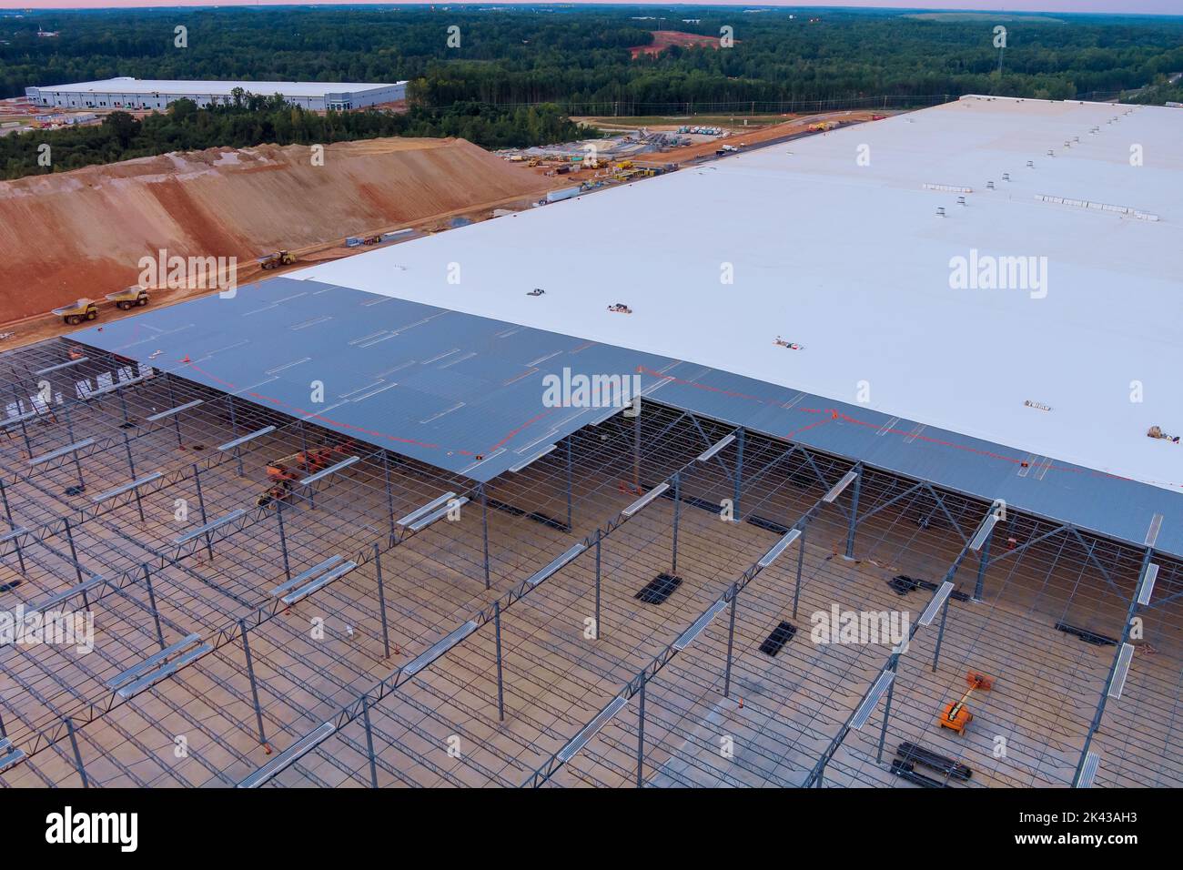 In the steel warehouse construction, the roof truss frame for the