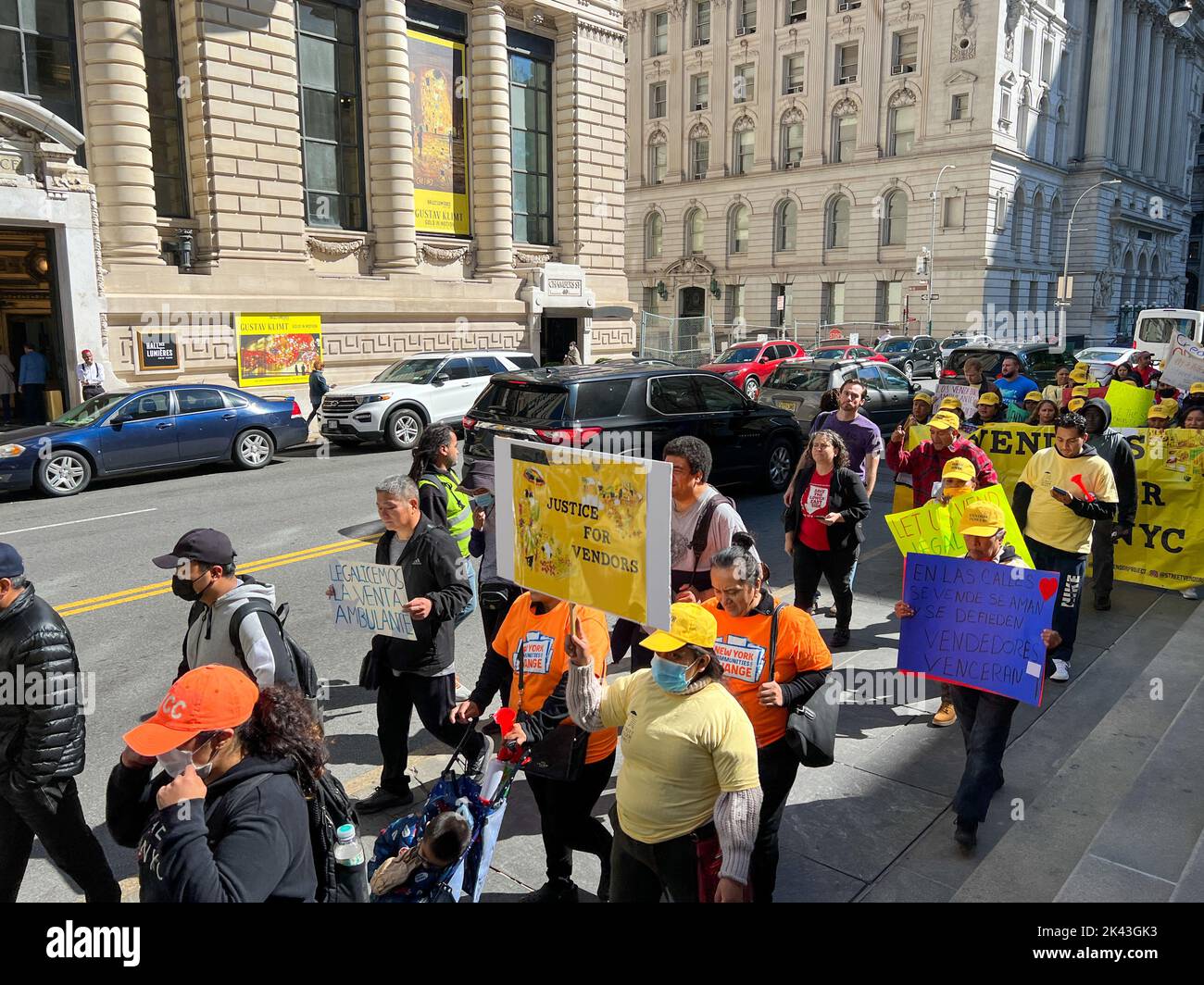 New York, NY, USA. 29th Sep, 2022. Hundreds of street vendors and their ...