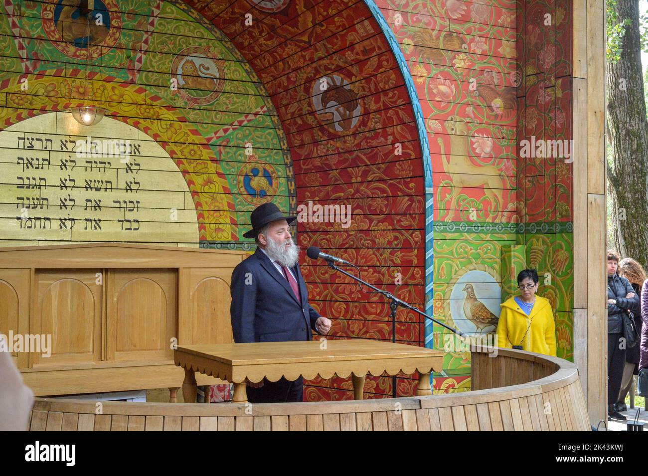 KYIV, UKRAINE - SEPTEMBER 29, 2022 - Chief Rabbi of Kyiv Yonathan Benyamin Markovitch speaks during a joint interreligious prayer dedicated to the Day of Remembrance of the Babyn Yar Victims at the symbolic Place for Reflection synagogue on the territory of the Babyn Yar National Historical and Memorial Reserve, Kyiv, capital of Ukraine. Stock Photo