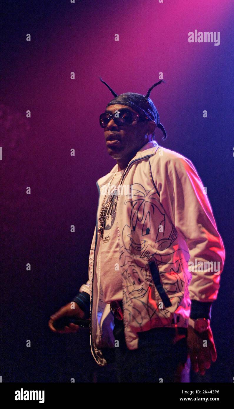 Grammy Award-winning rapper Coolio performs on Monday, Oct. 5, 2009 at club 527 Main in Murfreesboro, Rutherford County, TN, USA. Born Artis Leon Ivey Jr., Coolio is perhaps best known for his mid-1990s hits 'Gangsta's Paradise' and 'Fantastic Voyage,' winning the 1996 Grammy for Best Rap Solo Performance and 1996 MTV Video Music Award for 'Gangsta's Paradise' and being crowned Favorite Rap/Hip-Hop Artist at the 1996 American Music Awards. (Apex MediaWire Photo by Billy Suratt) Stock Photo