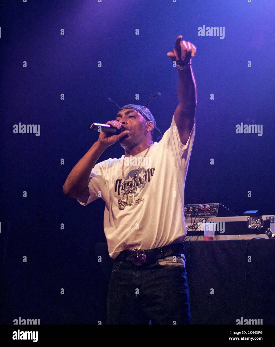 Grammy Award-winning rapper Coolio performs on Monday, Oct. 5, 2009 at club 527 Main in Murfreesboro, Rutherford County, TN, USA. Born Artis Leon Ivey Jr., Coolio is perhaps best known for his mid-1990s hits 'Gangsta's Paradise' and 'Fantastic Voyage,' winning the 1996 Grammy for Best Rap Solo Performance and 1996 MTV Video Music Award for 'Gangsta's Paradise' and being crowned Favorite Rap/Hip-Hop Artist at the 1996 American Music Awards. (Apex MediaWire Photo by Billy Suratt) Stock Photo