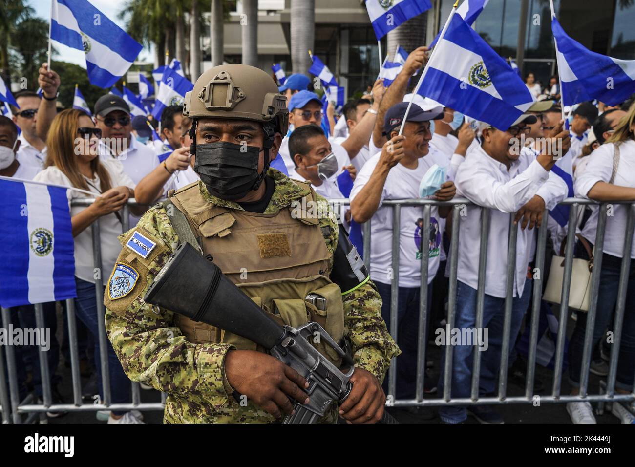 Independence day parade el salvador hi-res stock photography and images