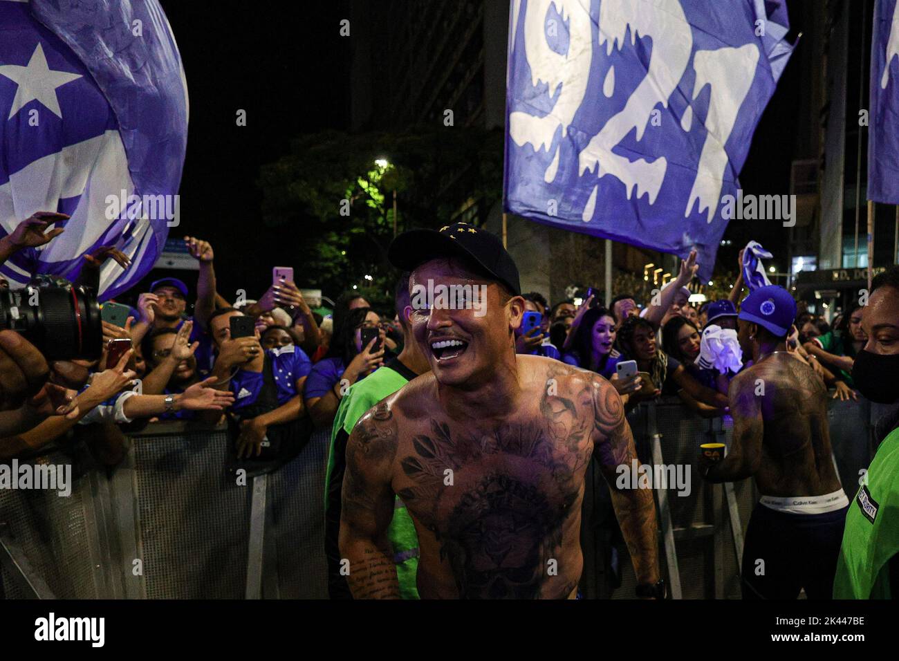 Belo Horizonte, Brazil. 30th Sep, 2022. MG - Belo Horizonte - 09/29/2022 - CRUZEIRO, CELEBRATION ACESSO SERIE A - Player Edu do Cruzeiro in square seven, downtown Belo Horizonte, during celebration of winning access to the series A by the Cruzeiro team. The team guaranteed the return to Serie A in advance after disputing the access series in the 2022 season. Photo: Gilson Junio/AGIF/Sipa USA Credit: Sipa USA/Alamy Live News Stock Photo
