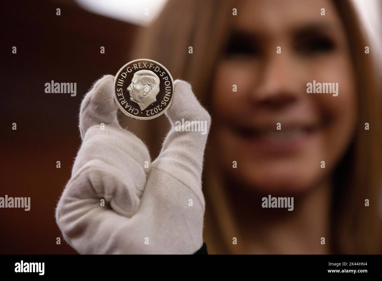 The Royal Mint unveils coin effigy of His Majesty King Charles III, designed by Martin Jennings. The King's portrait will first appear on a £5 and a 50p commemorating the life and legacy of Her Late Majesty Queen Elizabeth II. 29th September 2022. Worshipful Company of Cutlers Hall, London. Credit: Jeff Gilbert/Alamy Live News Stock Photo