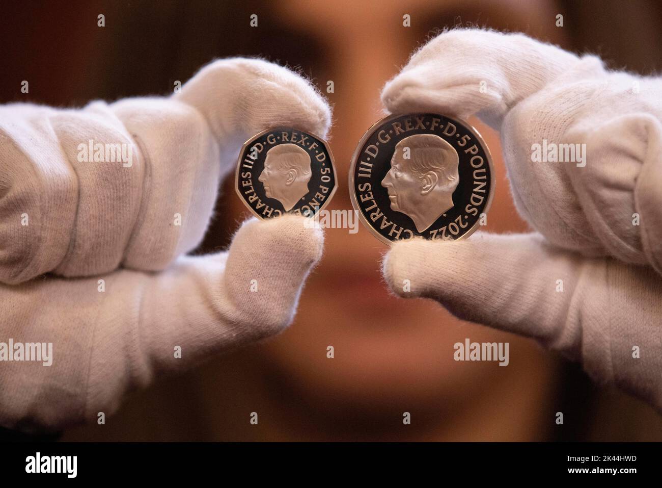 The Royal Mint unveils coin effigy of His Majesty King Charles III, designed by Martin Jennings. The KingÕs portrait will first appear on a £5 and a 50p commemorating the life and legacy of Her Late Majesty Queen Elizabeth II. 29th September 2022. Worshipful Company of Cutlers Hall, London. Credit: Jeff Gilbert/Alamy Live News Stock Photo