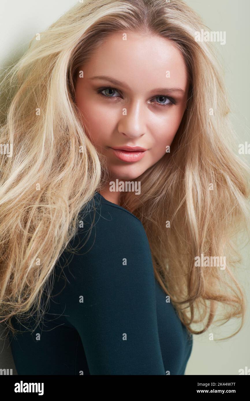Natural looking blonde model hi-res stock photography and images - Alamy
