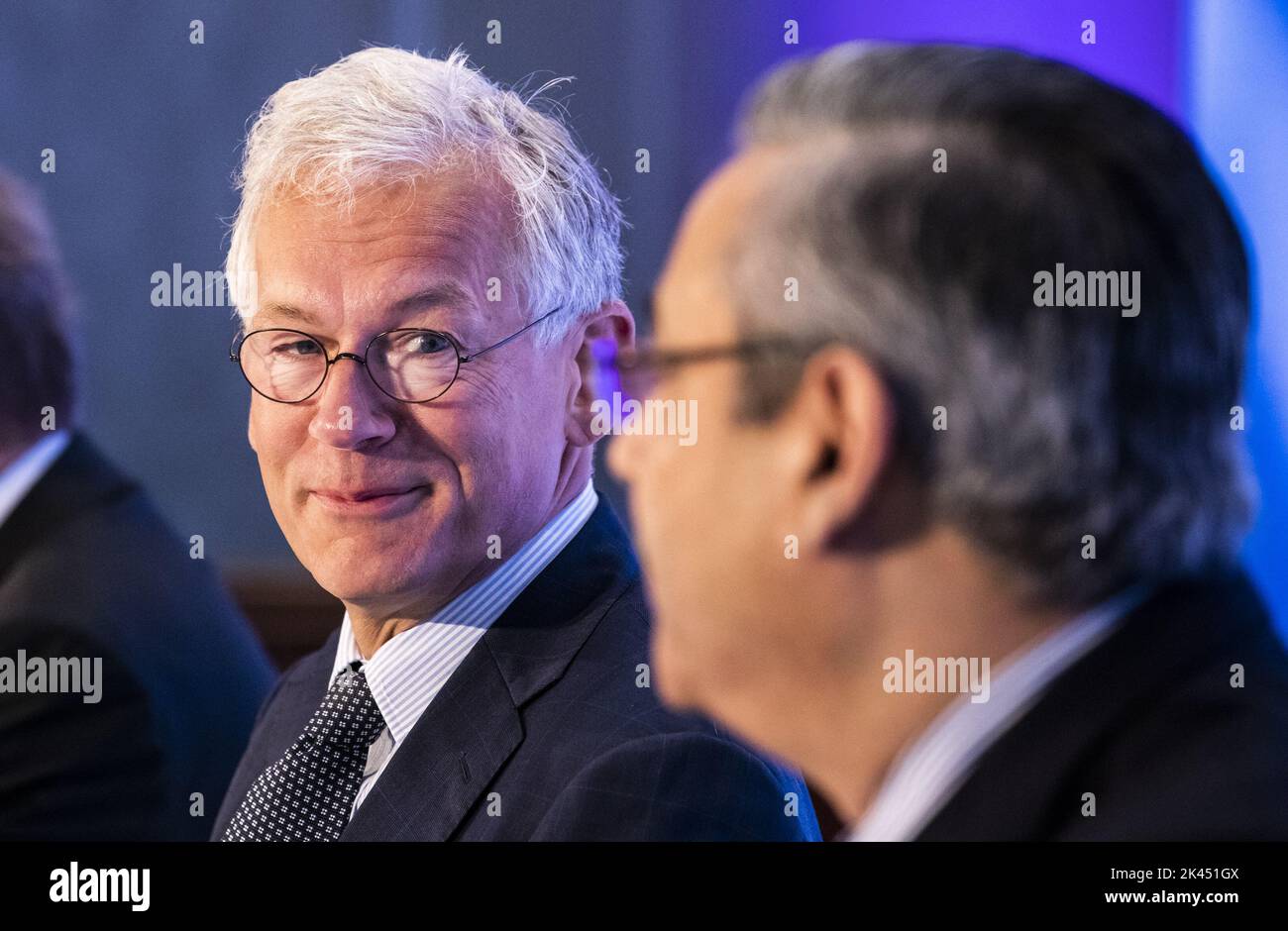 2022-09-30 09:23:40 AMSTERDAM - Former CEO Frans van Houten of Koninklijke Philips NV before the start of an extraordinary shareholders' meeting of Philips. ANP EVA PLEVIER netherlands out - belgium out Stock Photo