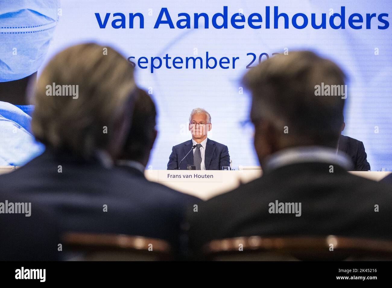 2022-09-30 09:28:28 AMSTERDAM - Former CEO Frans van Houten of Koninklijke Philips NV before the start of an extraordinary shareholders' meeting of Philips. ANP EVA PLEVIER netherlands out - belgium out Stock Photo