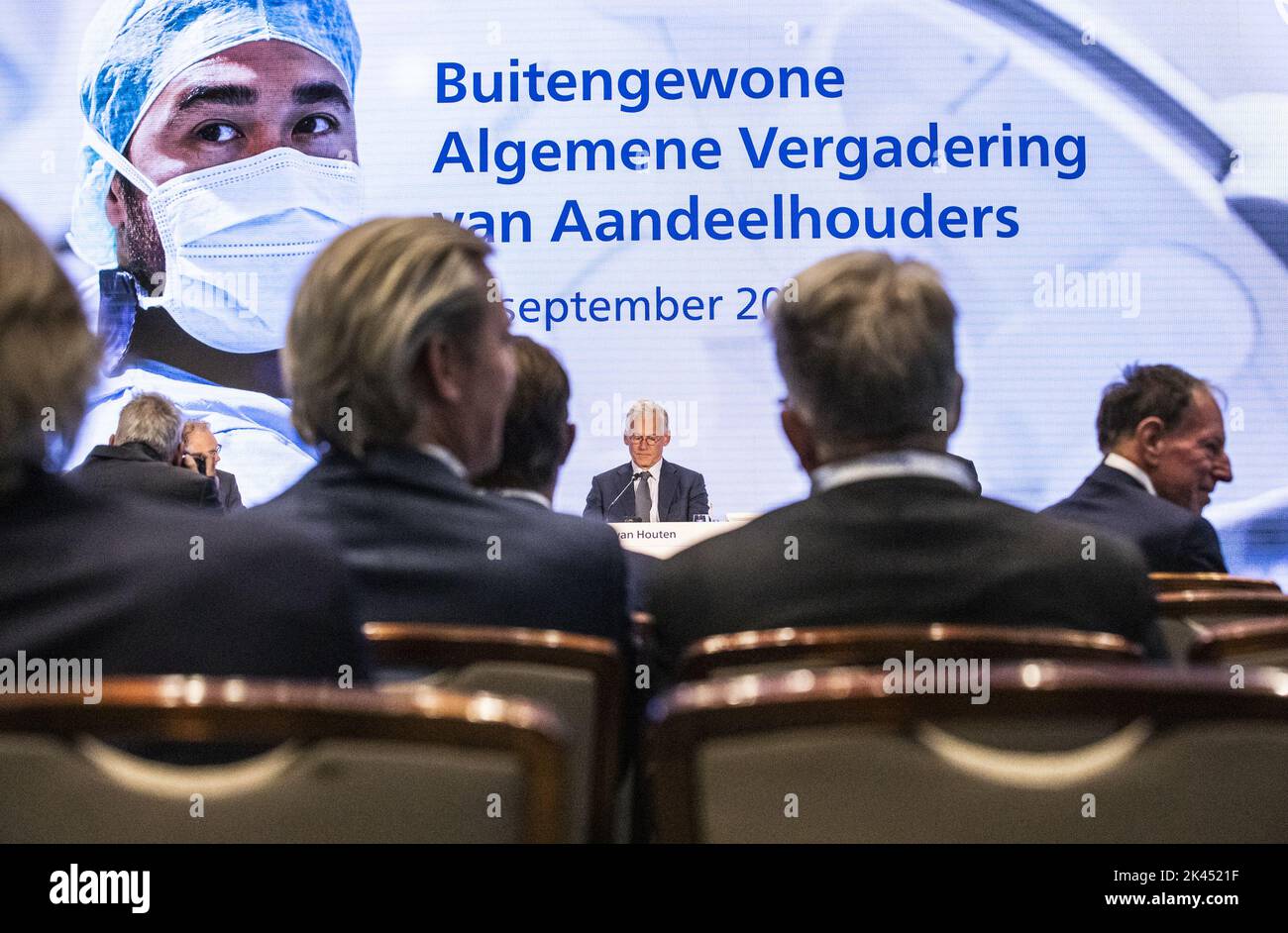 2022-09-30 09:28:48 AMSTERDAM - Former CEO Frans van Houten of Koninklijke Philips NV before the start of an extraordinary shareholders' meeting of Philips. ANP EVA PLEVIER netherlands out - belgium out Stock Photo